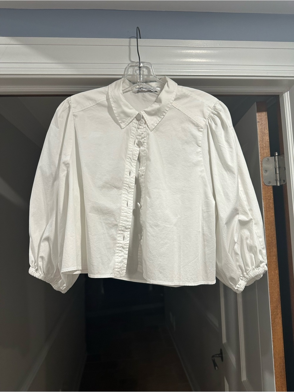 Zara White Puff-Sleeve Button Down Shirt